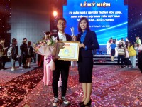 Sinh viên Vũ Trung Kiên vinh dự nhận giải thưởng "Sinh viên 5 tốt" cấp TW và "Sao Tháng Giêng"