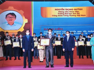 Thầy Nguyễn Trọng Quỳnh Vinh dự được nhận Bằng Lao động sáng tạo của Tổng Liên đoàn Lao động Việt Nam