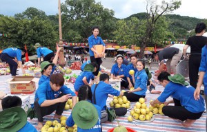 Sinh viên viên tình nguyện Đại học Sao Đỏ tham gia tình nguyện mùa thu Côn Sơn Kiếp Bạc