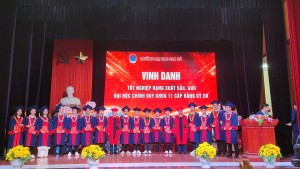 Trường đại học Sao Đỏ long trọng tổ chức lễ trao bằng...