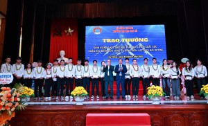 🎓 Trường Đại học Sao Đỏ tăng cường hợp tác doanh nghiệp...