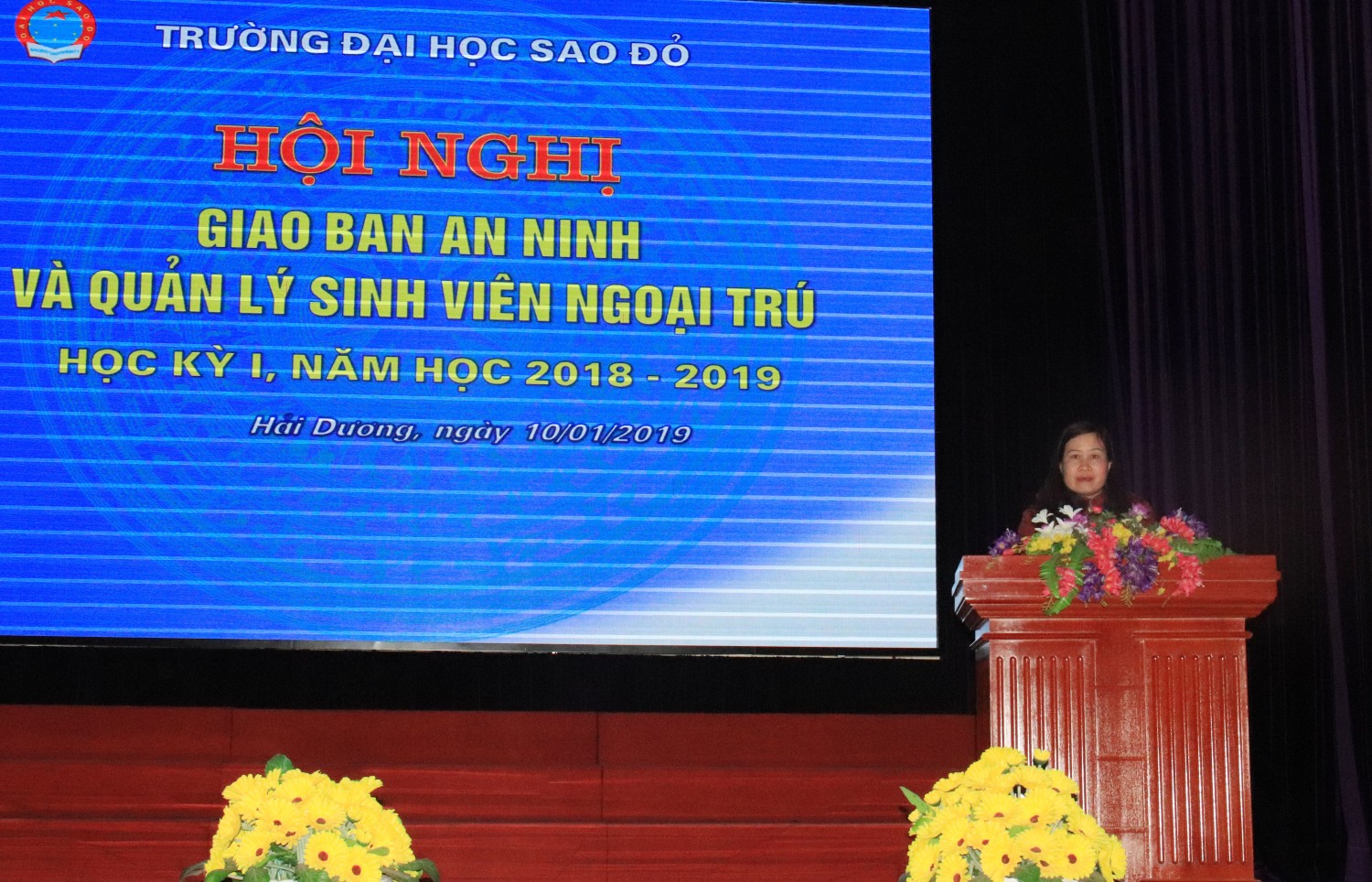 TS. Nguyễn Thị Kim Nguyên - Phó hiệu trưởng phát biểu khai mạc hội nghị